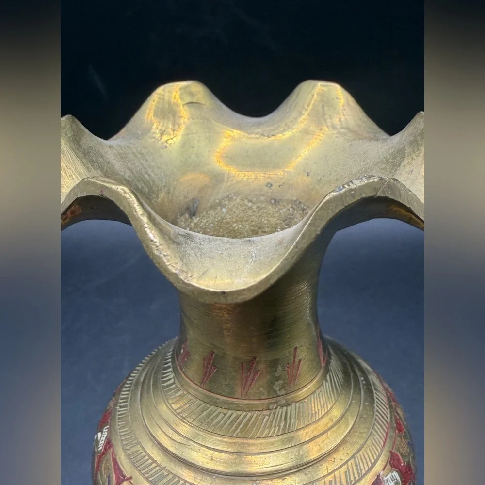 Vintage Etched Enamel Brass Ruffle Rim Bud Vase Table Vase Boho Eclectic Decor - Picture 10 of 14
